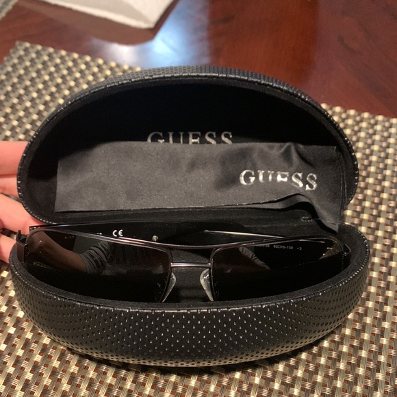 EUC GUESS sunglasses - Picture 2 of 7